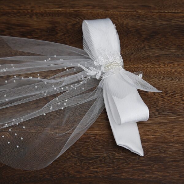 Romantic Applique Pearl Wedding Veils 4