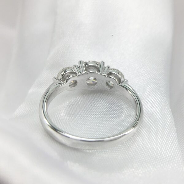 2ctw 6.5mm Round Cut Engagement Wedding Moissanite Diamond Ring 3